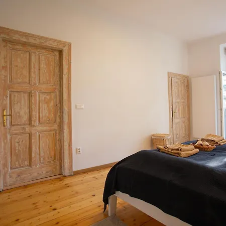 Spacious & Bright In Center *